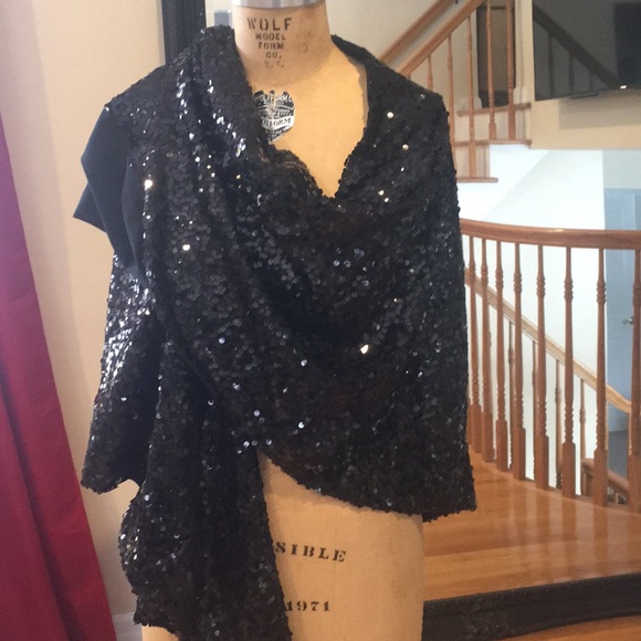 Wrap - Picture 3 of 3